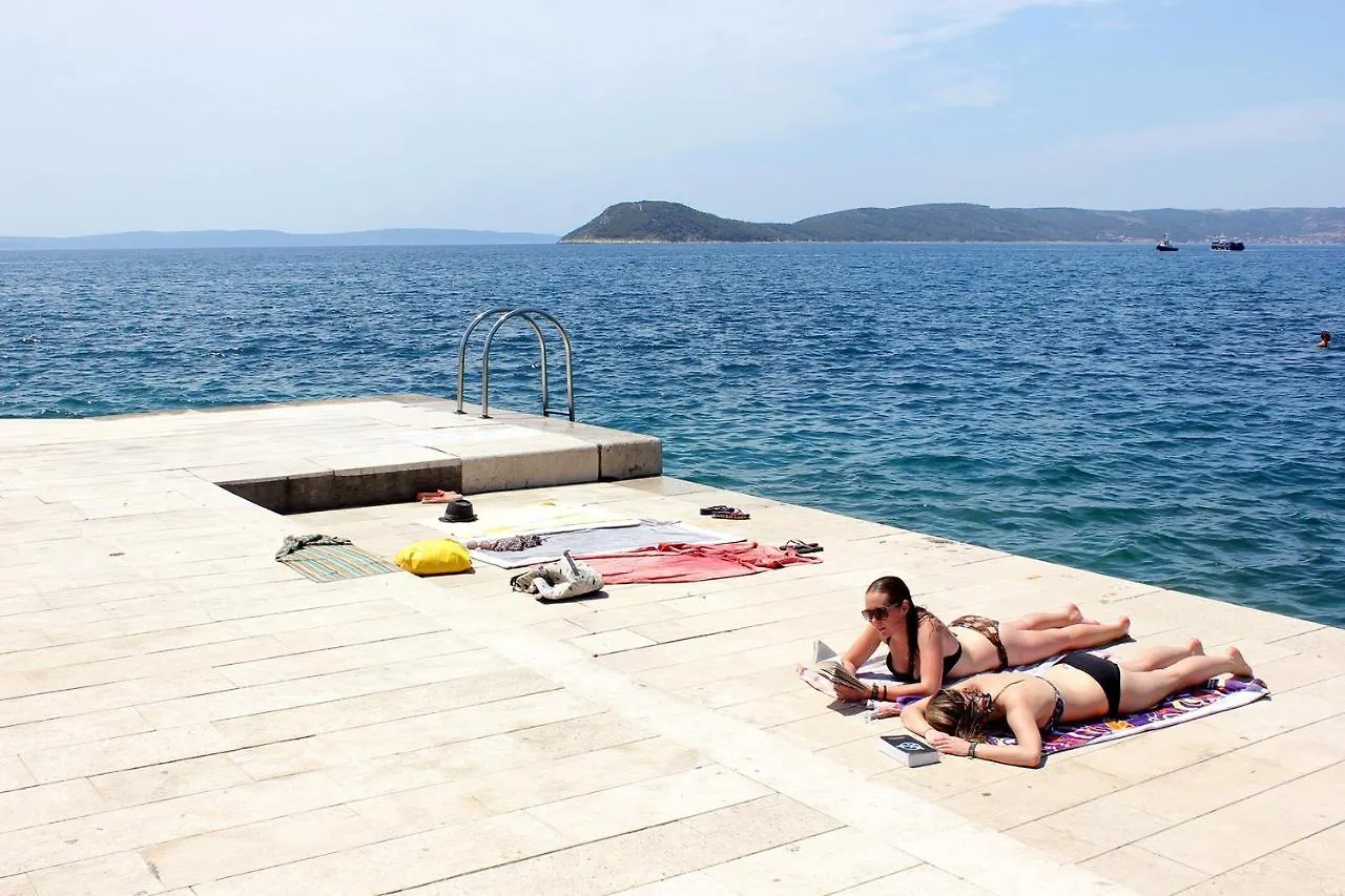 Apartments By The Sea Split - 12647