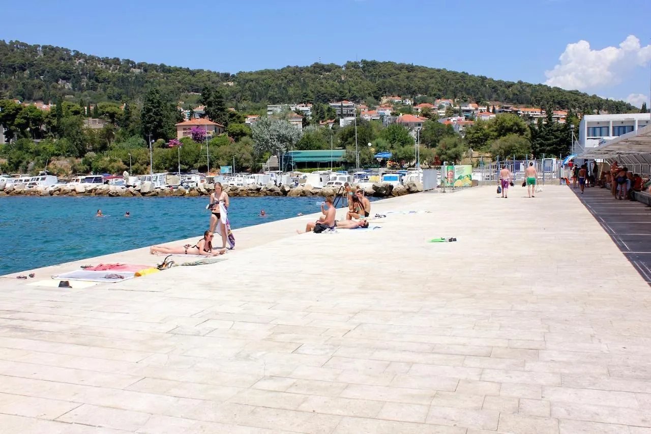 Apartments By The Sea Split - 12647 0*,  Chorvatsko